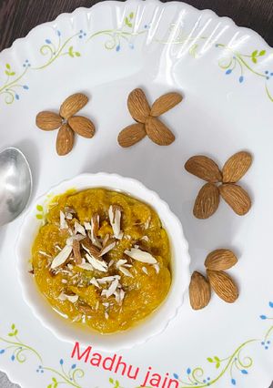 बेसन का हलवा (Besan ka halwa recipe in hindi) रेसिपी मुख्य फोटो