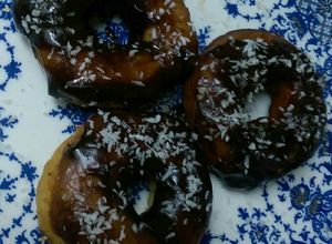 صورة لوصفة دوناتس بصوص الشيكولاته