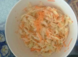 Una foto de Ensalada de repollo y zanahoria 