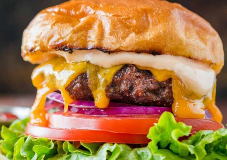 Step-by-Step Guide to Prepare Award-winning Beef and Bacon Burger