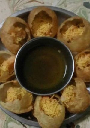 A picture of Pani Puri.