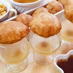 A picture of Gol Gappy.
