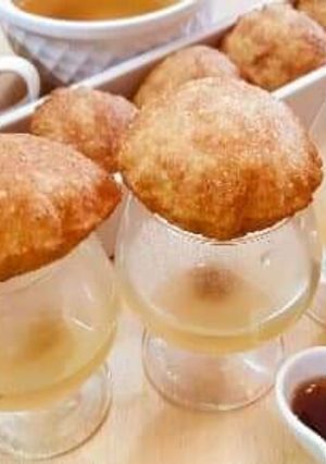 A picture of Gol Gappy.