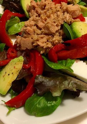 Foto principal de Ensalada de pimientos asados con atún