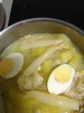 Patatas en salsa verde con merluza