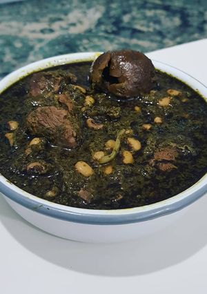 A picture of Ghormeh Sabzi.