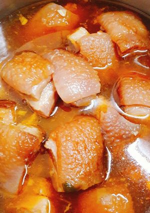 Hình của món Thịt heo kho da rộp.