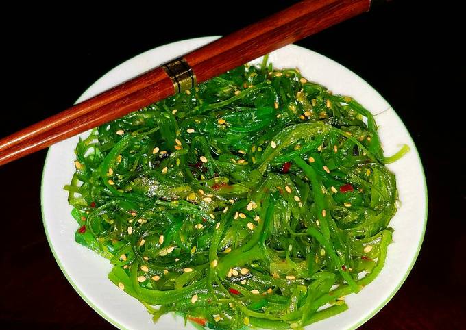 How to Make Favorite Mike&#39;s Hiyashi Seaweed Salad