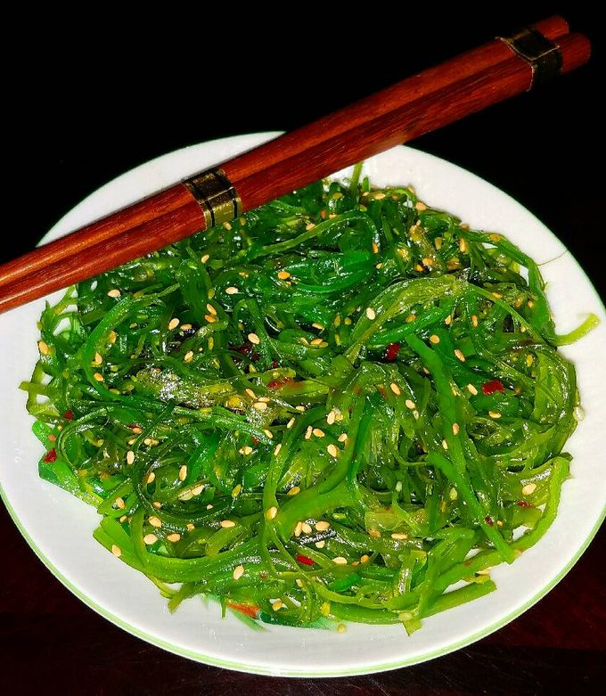 A picture of Mike's Hiyashi Seaweed Salad.