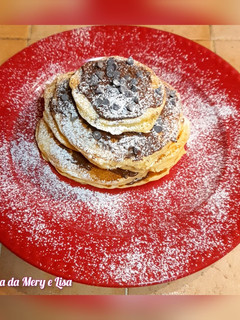 Foto di Pancake con Nutella e gocce di cioccolato