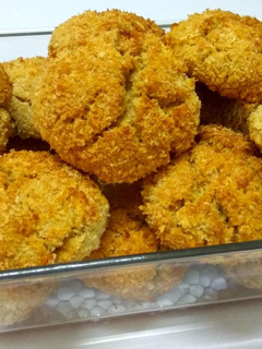 தேங்காய் குக்கீஸ்(coconut cookies recipe in tamil) செய்முறை முக்கிய புகைப்படம்