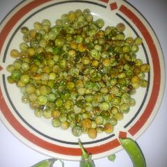 A picture of Crunchy green peas snack #foodphotographychallenge.