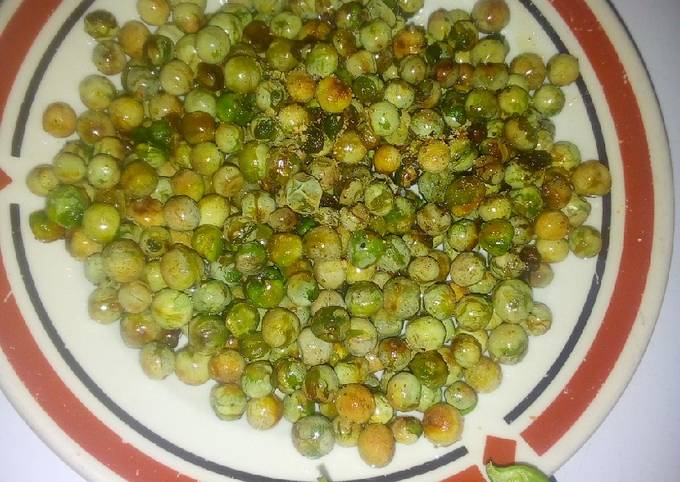 Crunchy green peas snack #foodphotographychallenge