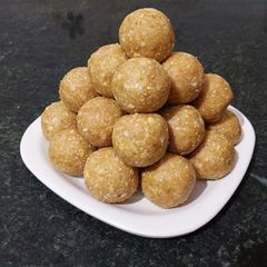 A picture of Healthy Peanuts Laddoo.