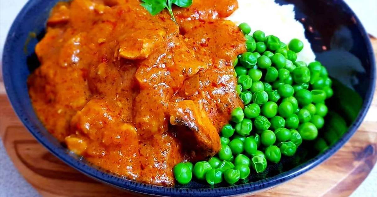Butter chicken with pies and mashed potatoes Recipe by Kezia's Kitchen