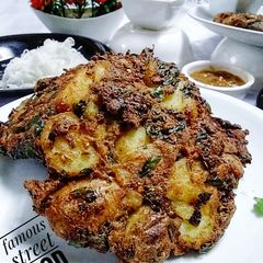 A picture of Sharla (famous street food).