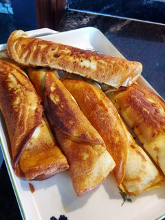 Una foto de Frisuelos rellenos de carne fritos