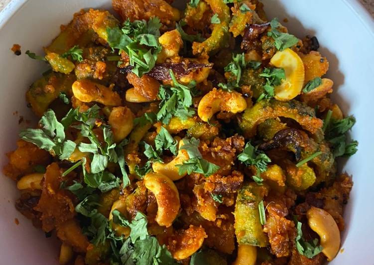 How To Get A Delicious Kaju, karela batetanu shak Cashews, Bittergourd and potato curry