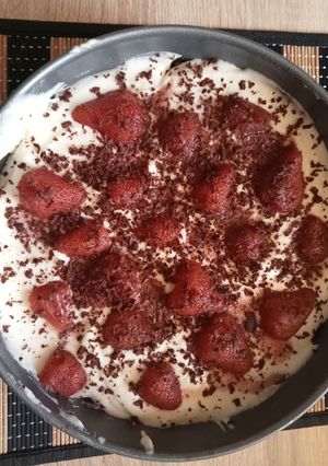 Levendulaszirupos fehércsokis sütés nélküli sütemény recept fotója
