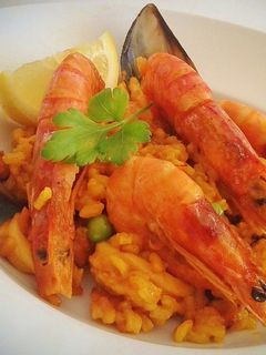 Una foto de Paella marinera