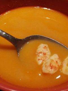 Una foto de Crema de rape y gambas