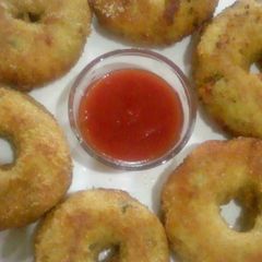 Potato chicken donuts A picture of Potato chicken donuts.