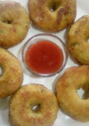 A picture of Potato chicken donuts.