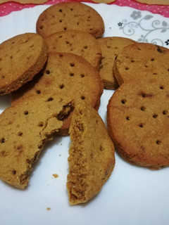 A picture of Cinnamon spiced sweet potato digestive biscuits.