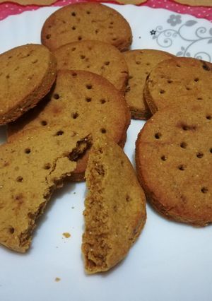 A picture of Cinnamon spiced sweet potato digestive biscuits.