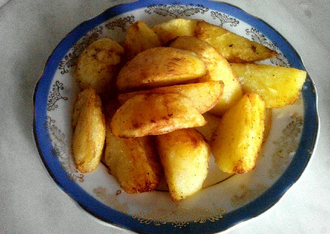 Картофельные дольки с луком, запеченные с бальзамико