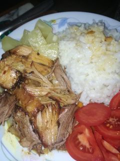 Una foto de Paleta cerdo asada con piña