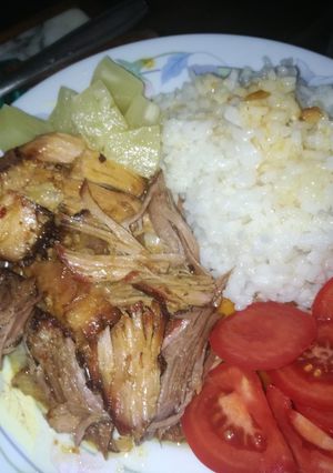 Una foto de Paleta cerdo asada con piña
