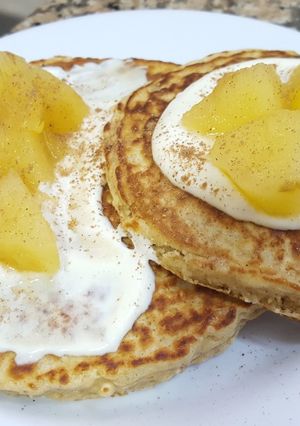 Una foto de Pancakes Saludables de Avena, Canela y Manzana
