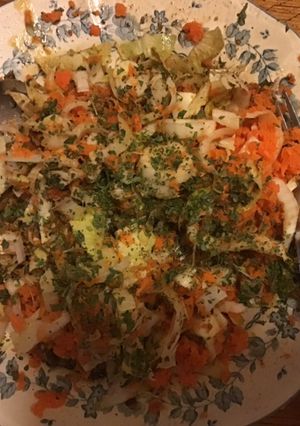 Une photo de Salade de jeunes endives et carottes râpées au vinaigre d abricot et persil