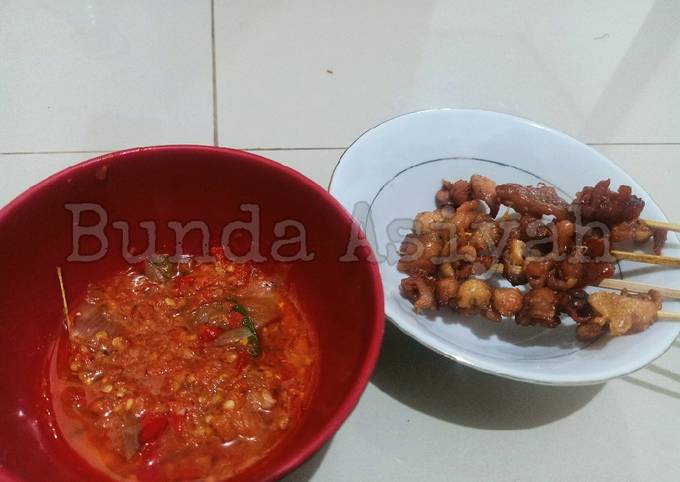 Sate kulit manis sambal taichan