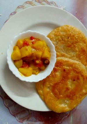 A picture of Dhakaiparatha(snacks).