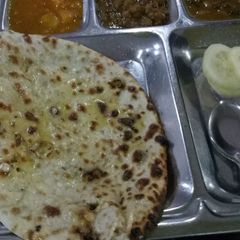 A picture of Stuff aloo Kulcha.