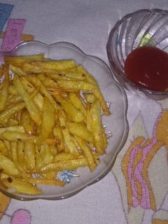करारे फ्रेंच फ्राइज़ (karare french fries recipe in Hindi) रेसिपी मुख्य फोटो