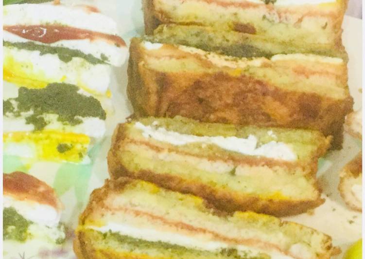 Steps to Prepare Super Quick Homemade Tricolour Paneer Bread Pakoras