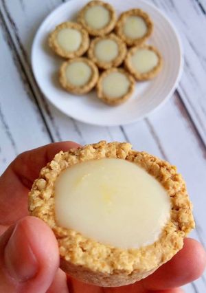 Una foto de Canastitas de avena rellena con crema de limón