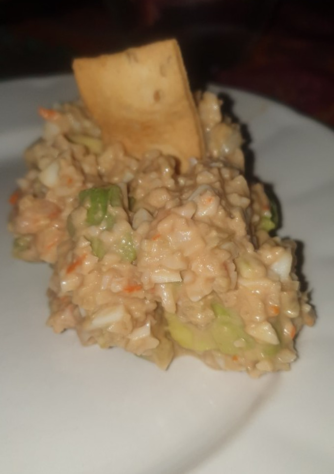 Una foto de Cóctel de aguacate, huevo y surimi