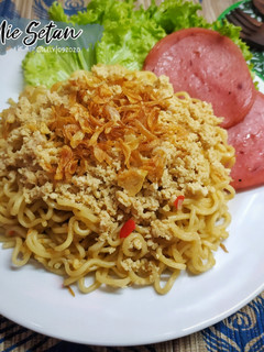Foto resep Mie Setan KW : Versi Indomie