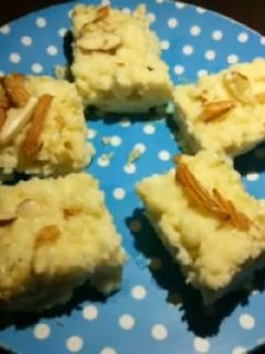 पनीर कलाकंद(paneer kalakand recipe in hindi) रेसिपी मुख्य फोटो