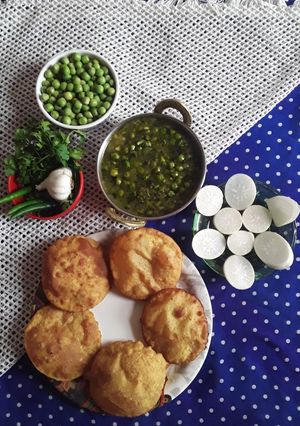 साधी हिरवी मटार भाजी (Matar Bhaji Recipe In Marathi) रेसिपी चे मुख्य फोटो 