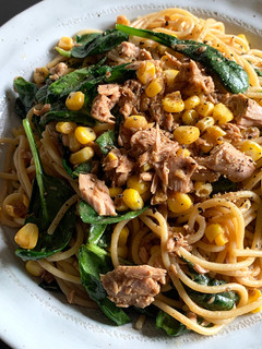 A picture of Tuna, Corn & Spinach Spaghetti with Garlic Butter & Soy Sauce.