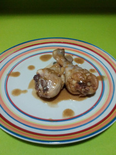 Una foto de Muslitos de pollo al ajillo con thermomix