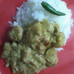 A picture of Poppy prawn malai curry.