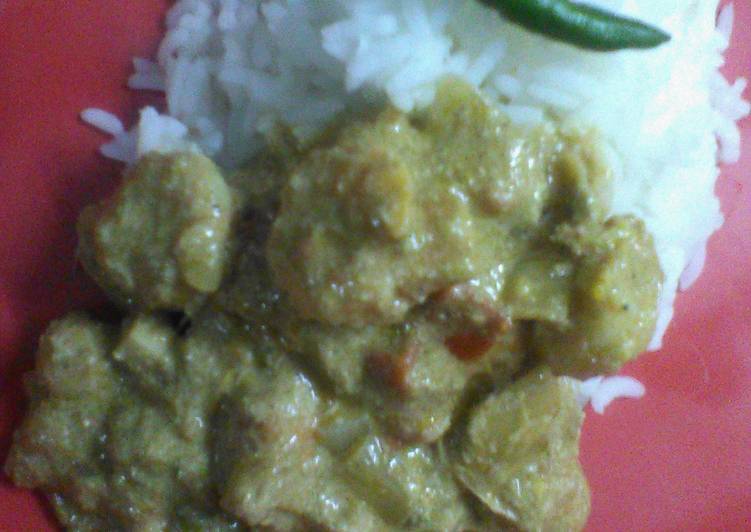 Poppy prawn malai curry