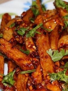 चिल्ली पोटैटो (chilli potato recipe in Hindi) रेसिपी मुख्य फोटो