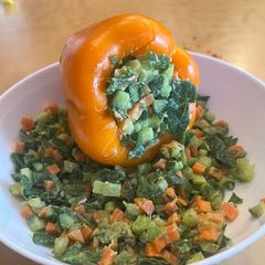Hummus Veggie Salad 🥗 A picture of Hummus Veggie Salad 🥗.